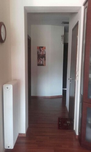 Apartment, Smoking