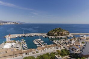 Marina - RentitSpain – Sea Views, Pool & Private Beach (Granada)