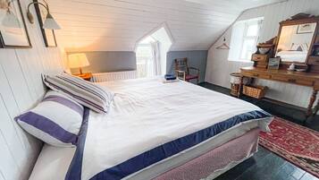 3 bedrooms, free cribs/infant beds, bed sheets