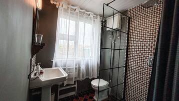 Shower, towels