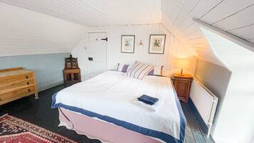 3 bedrooms, free cots/infant beds, bed sheets