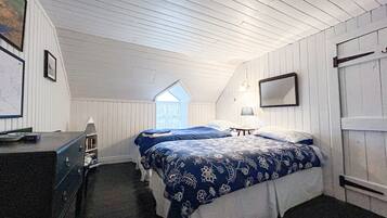 3 bedrooms, free cribs/infant beds, bed sheets