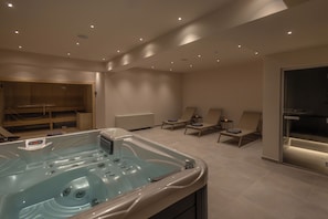 Private spa tub - Shizen Wellness Hotel (Drama)