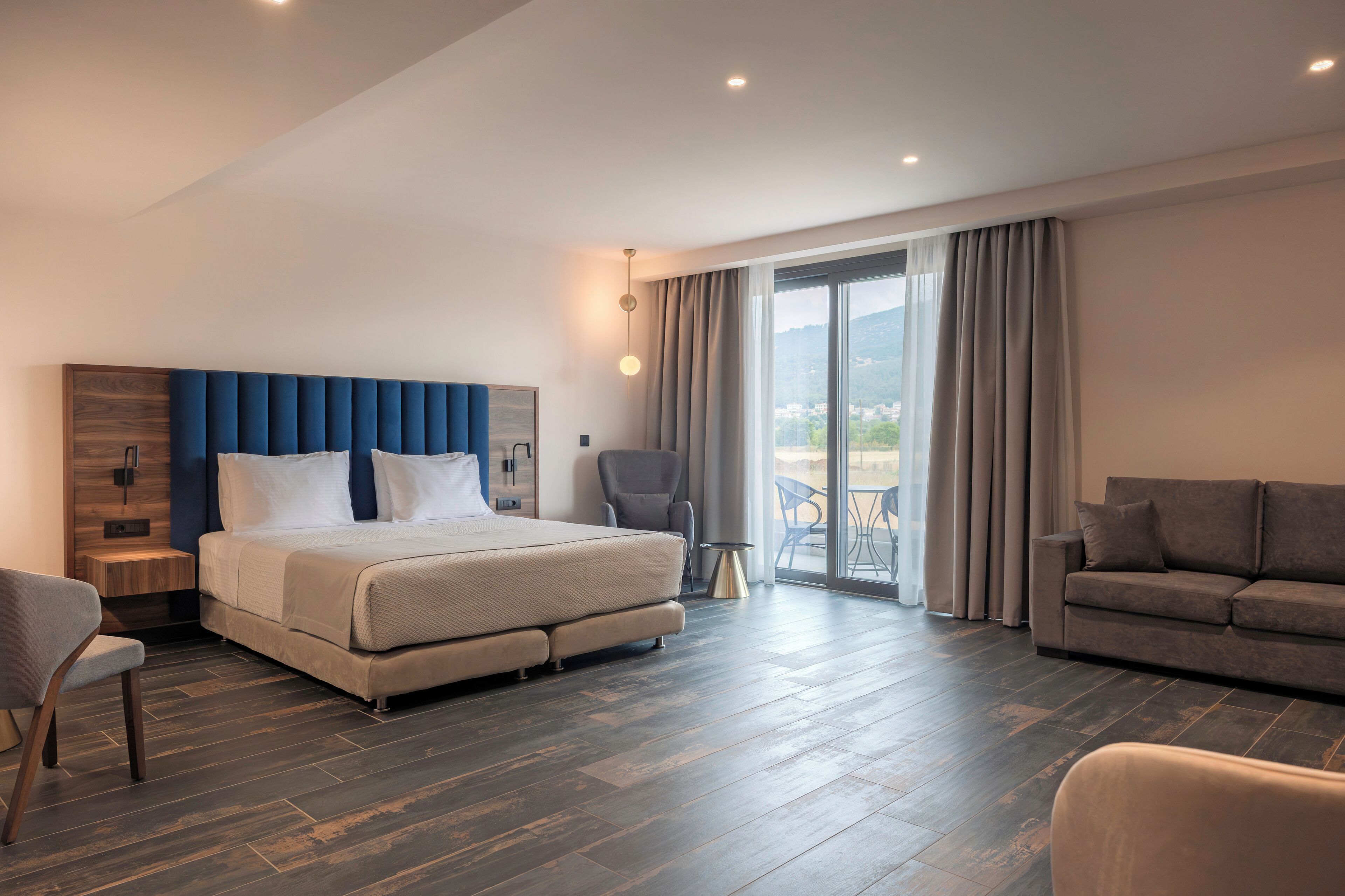 Superior Suite, Balcony, Mountain View | Egyptian cotton sheets, premium bedding, minibar, in-room safe