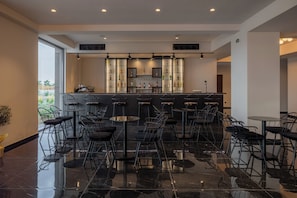 Bar (on property) - Shizen Wellness Hotel (Drama)