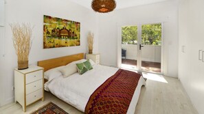 3 slaapkamers, een strijkplank/strijkijzer, internet, beddengoed