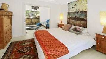 3 bedrooms, iron/ironing board, Internet, bed sheets