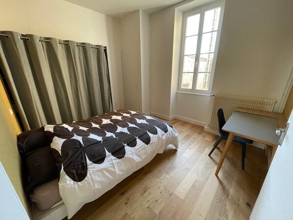 3 bedrooms, WiFi, bed sheets