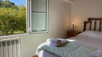 3 bedrooms, WiFi, bed sheets