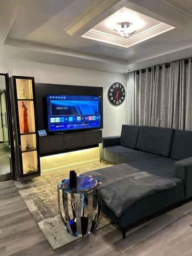 Luxurious Abuja Apartment With Private Entrance & Central AC