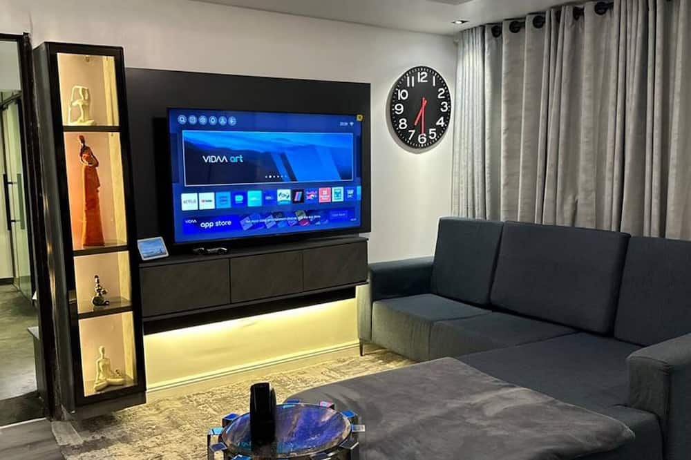 Luxurious Abuja Apartment With Private Entrance & Central AC