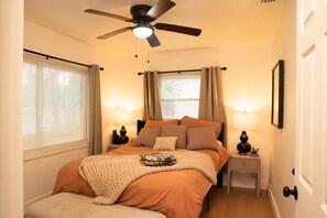 3 makuuhuonetta, silitysrauta/-lauta, Wi-Fi, vuodevaatteet