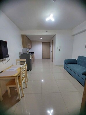 Standard Apartment | Free WiFi - Shore 1 Tower C2 Unit 640 (Pasay)