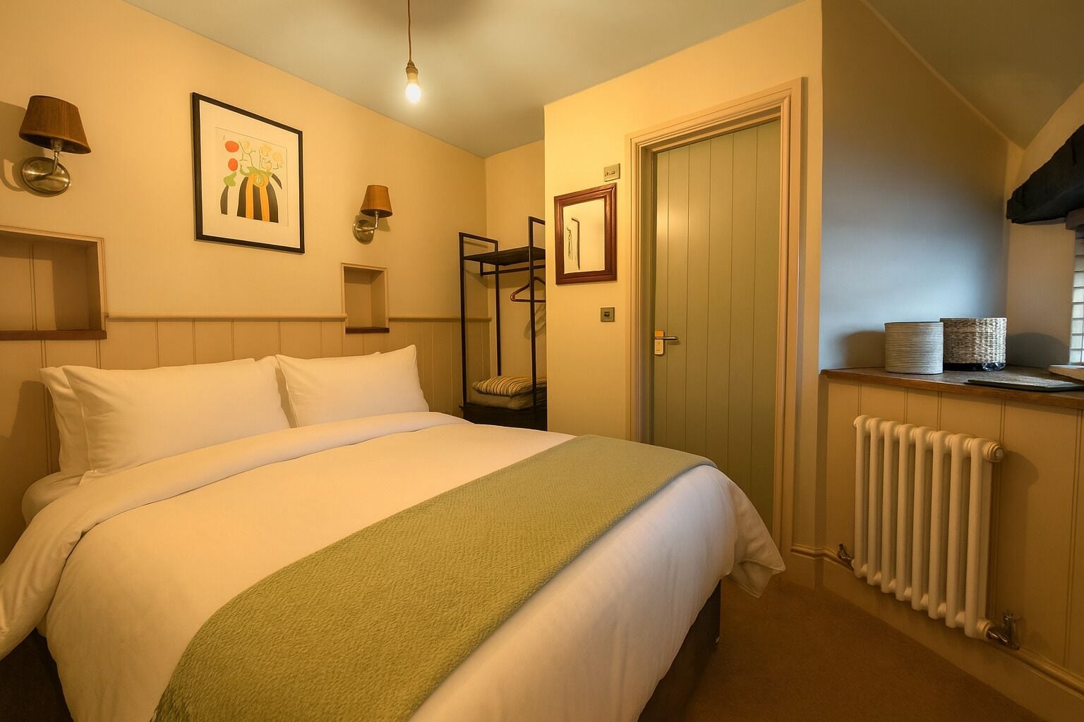 Kahden hengen economy-huone | Tallelokero huoneessa, äänieristys, silitysrauta/-lauta, ilmainen Wi-Fi