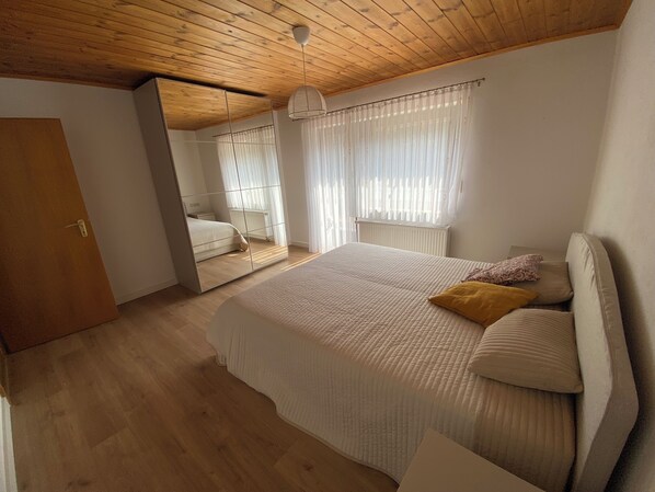 2 Schlafzimmer, Bügeleisen/Bügelbrett, WLAN, Bettwäsche