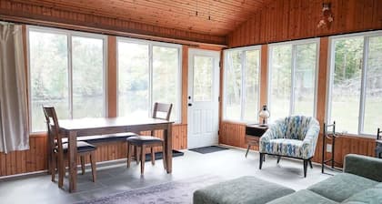 The Grand Riverhouse & Bunkhouse