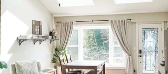 The Grand Riverhouse & Bunkhouse