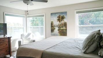 4 bedrooms, desk, iron/ironing board, travel crib