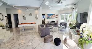 Luxury-Villa, eigener Pool | Wohnbereich