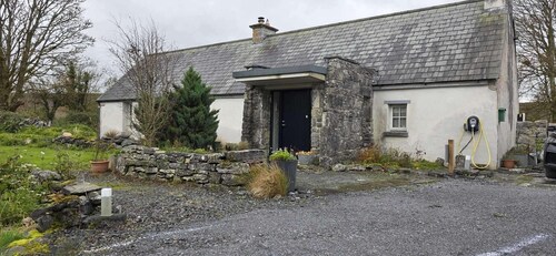 Cottage - Sleeps 2 - Near Cliffs of Moher
