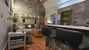 Interior - Cottage - Sleeps 2 - Near Cliffs of Moher (Meggagh)