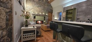 Interior - Cottage - Sleeps 2 - Near Cliffs of Moher (Meggagh)