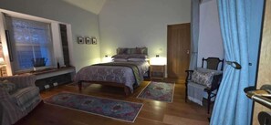 1 slaapkamer, een strijkplank/strijkijzer, gratis wifi, beddengoed