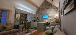 Interior - Cottage - Sleeps 2 - Near Cliffs of Moher (Meggagh)