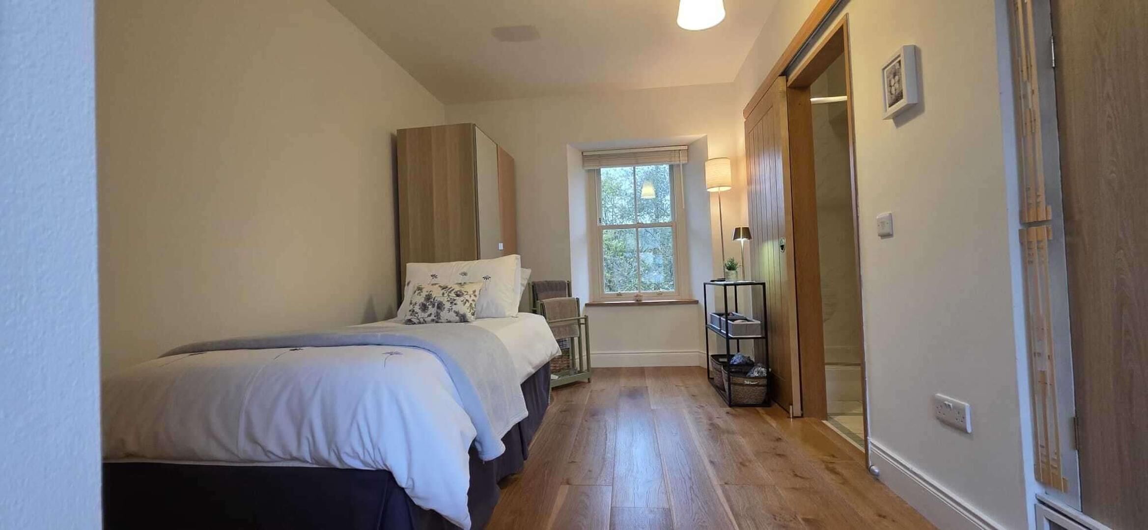 1 kamar tidur, setrika/meja setrika, Wi-Fi gratis, dan seprai linen