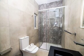 Douche, séchoir à cheveux