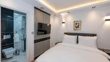 Standard Room | Desk, soundproofing, iron/ironing board, free WiFi