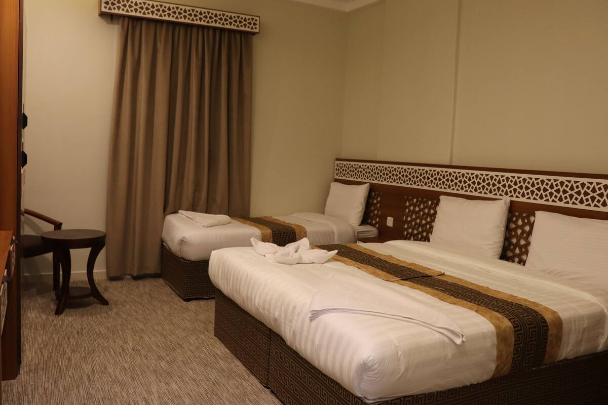 เครื่องนอนระดับพรีเมียม, ผ้านวมขนเป็ด, เ  ตียงพร้อมฟูกเสริมที่นอน