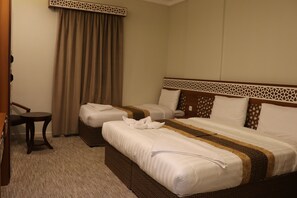 Hochwertige Bettwaren, Daunenbettdecken, Pillowtop-Betten, Minibar