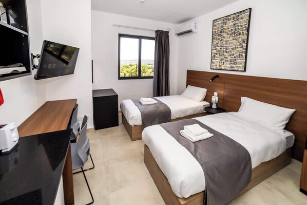 Iron/ironing board, WiFi, bed sheets