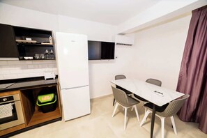 Fridge, stovetop, toaster