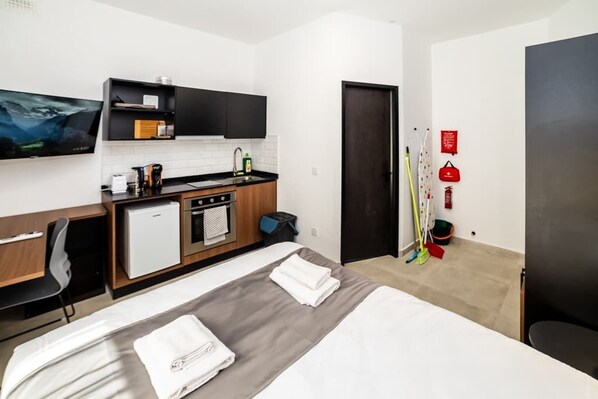 1 bedroom, iron/ironing board, WiFi