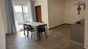 Dining - Spacious Stay New 2BR with Balcony - by HostMT (Il-Fgura)