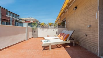 Deluxe-Apartment, Stadtblick | Terrasse/Patio