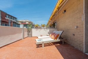 Apartamento luxo, vista para a cidade | Terraço/pátio
