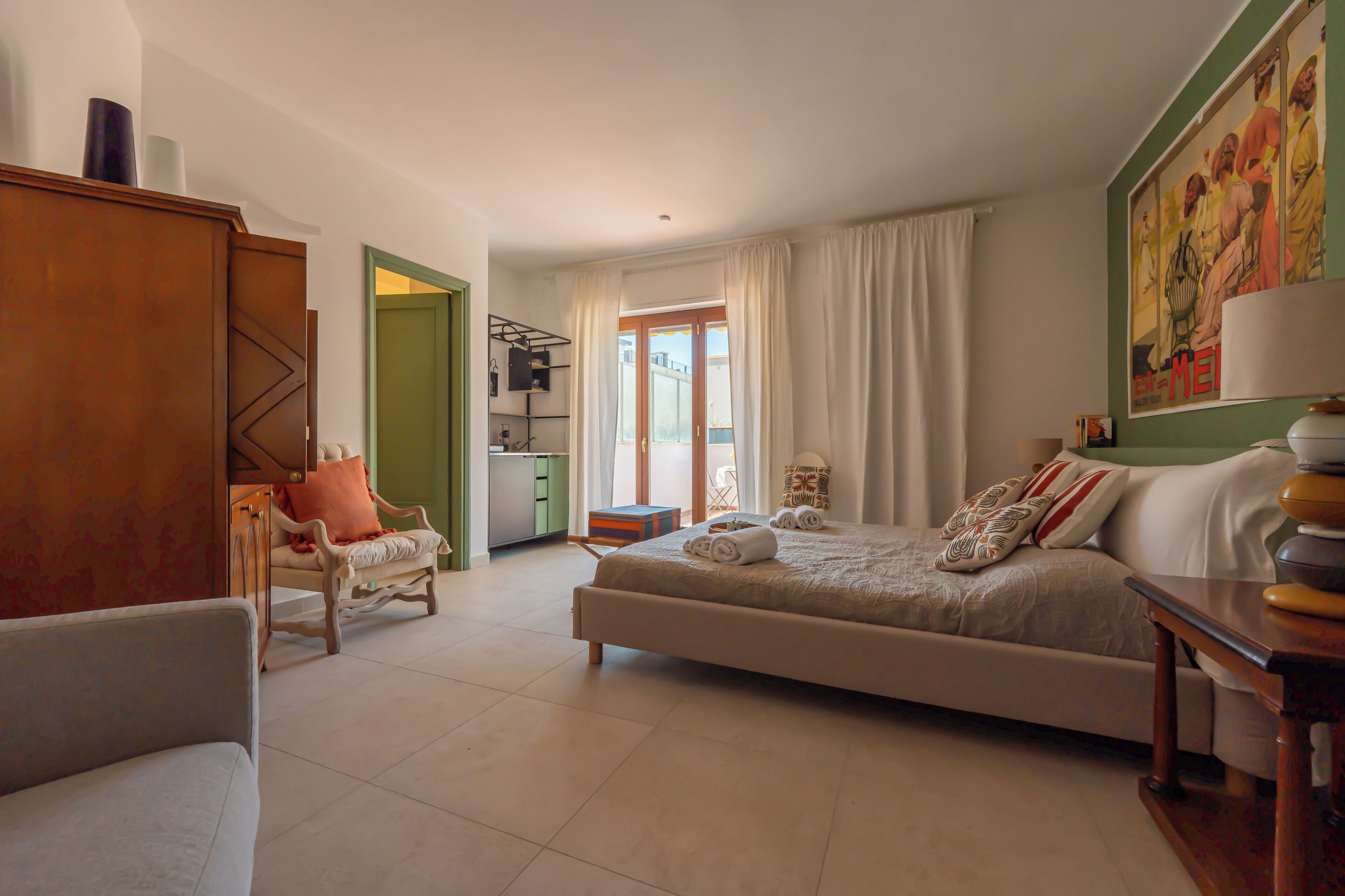 Apartemen, balkon, pemandangan kota | Setrika/meja setrika dan Wi-Fi gratis