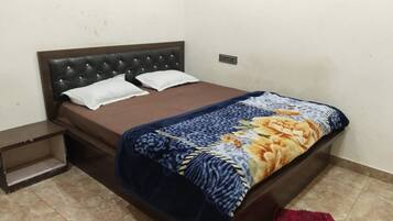 Escritorio, camas plegables/adicionales, wifi gratis y ropa de cama