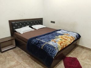 Double Room | Rollaway beds, free WiFi, bed sheets