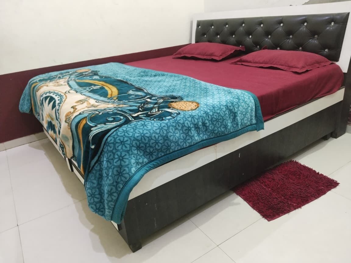 Double Room, Air conditioning | Desk, rollaway beds, free WiFi, bed sheets