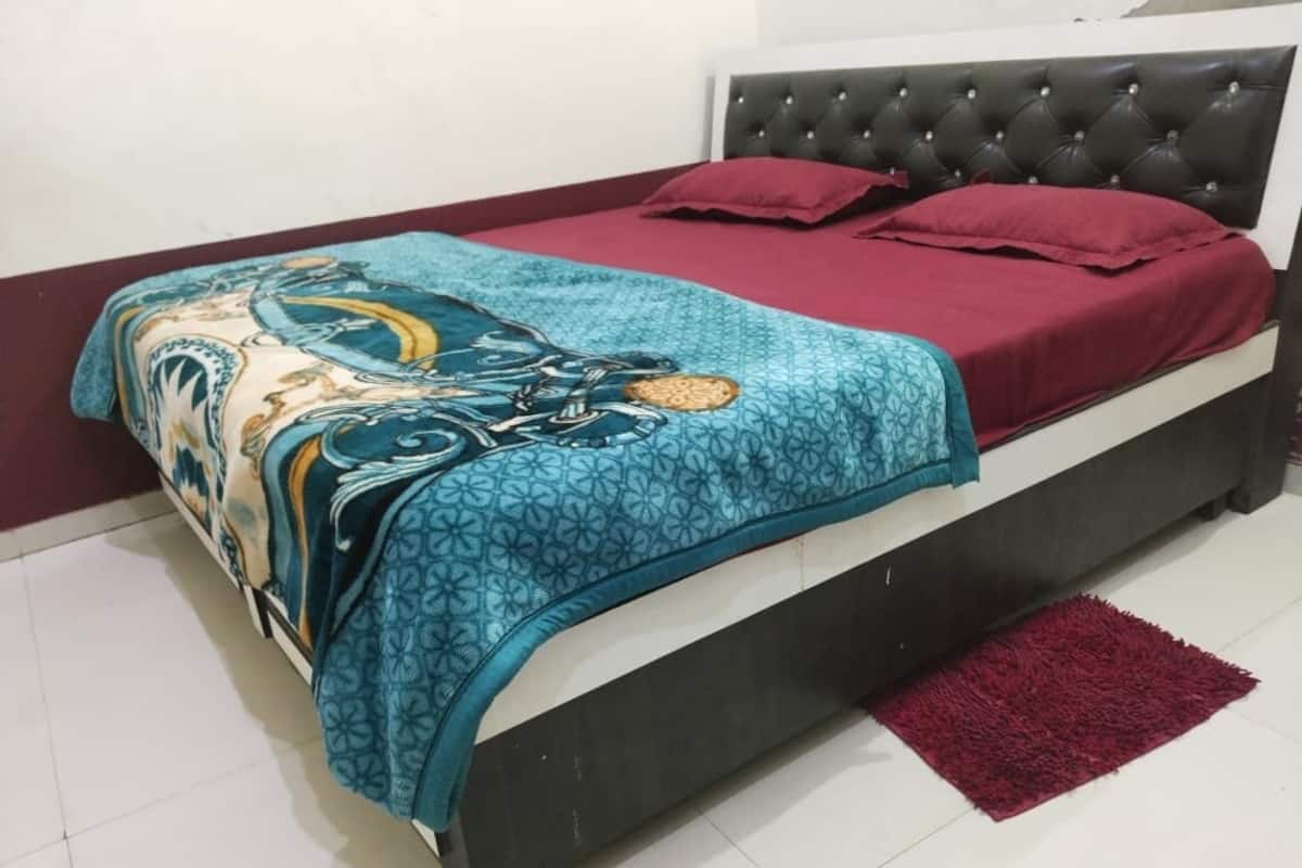 Double Room | Rollaway beds, free WiFi, bed sheets