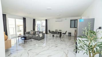 Televisio, työhuone