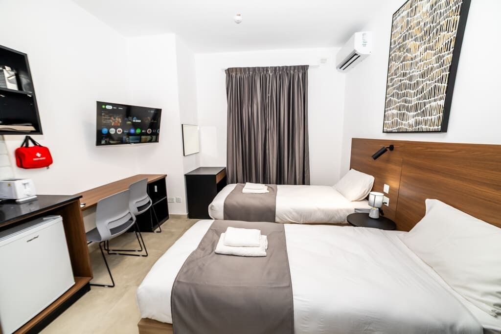 1 slaapkamer, een strijkplank/strijkijzer, wifi, beddengoed