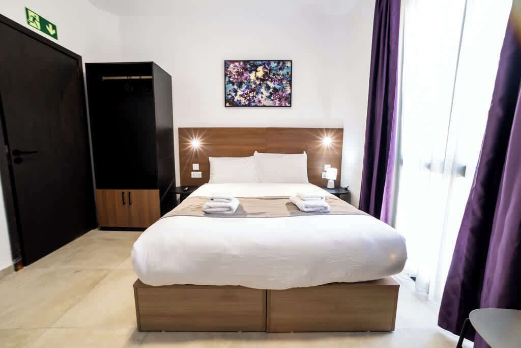 1 chambre, fer et planche à repasser, Wi-Fi, draps fournis