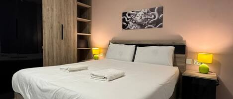 2 slaapkamers, een strijkplank/strijkijzer, wifi, beddengoed