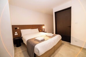 1 chambre, fer et planche à repasser, Wi-Fi, literie fournie