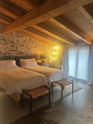 4 makuuhuonetta, Wi-Fi, vuodevaatteet